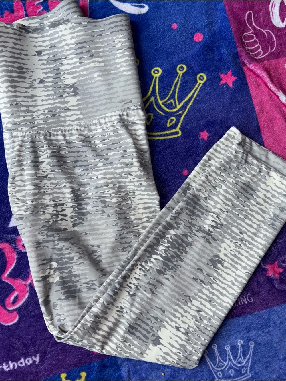 COCO + CARMEN Gray & White Patterned Blazer
